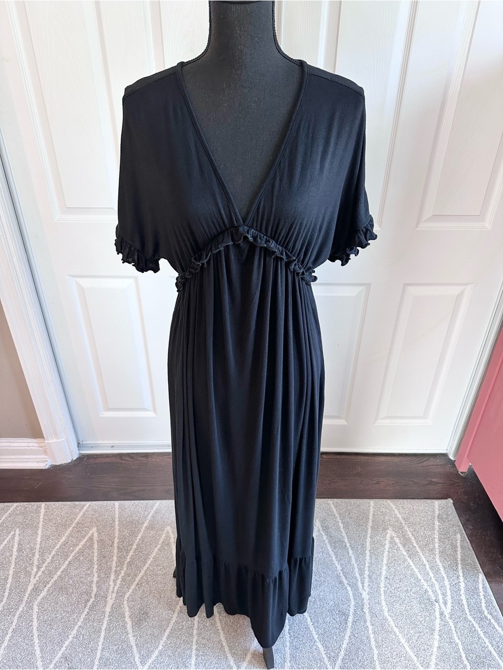 Beeson River Black Jersey Knit Maxi Dress w/ Ruffle Details - Picture 2 of 6